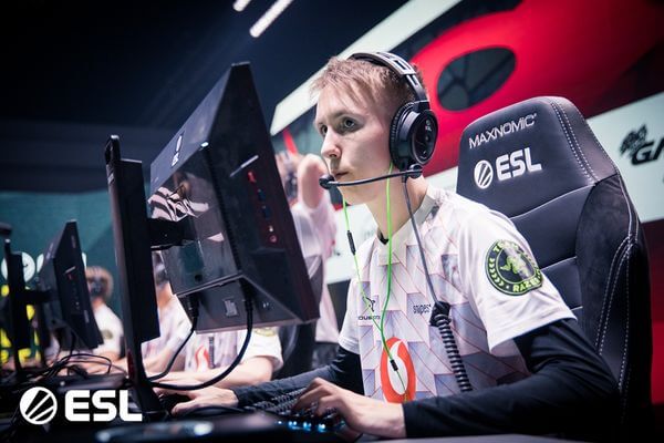 ▷ ropz Gaming Setup & Gear 2024 | Influencer Equipment